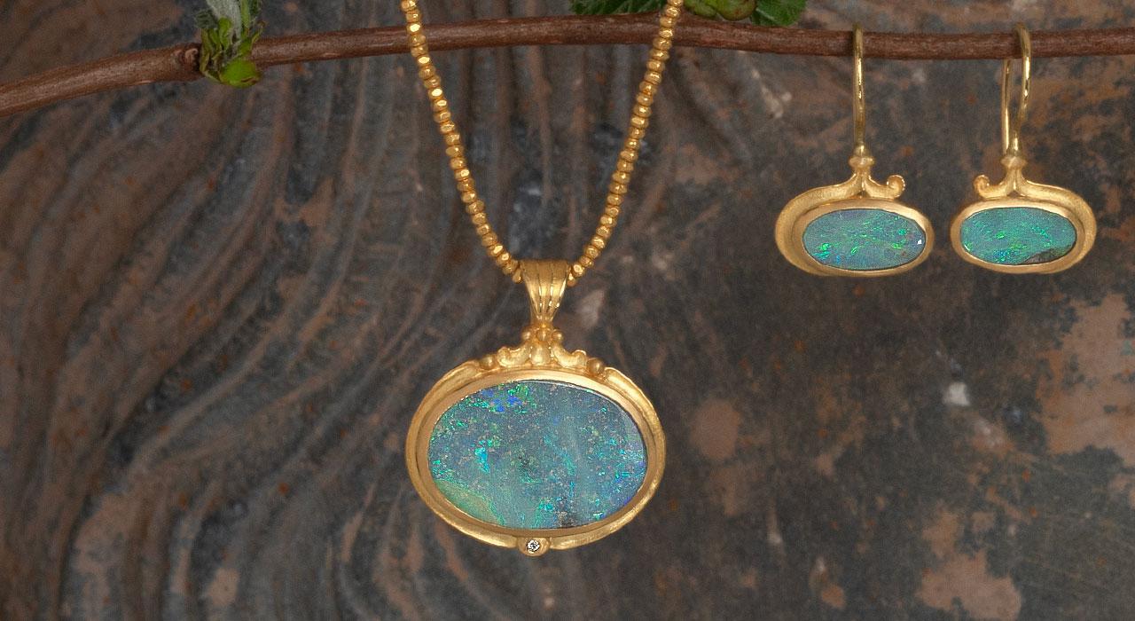 Opal Schmuck Set, Opal Anhänger, Opal Ohrringe, Goldschmuck mit Opalen, schöner Opalschmuck, Goldschmiedeschmuck online kaufen