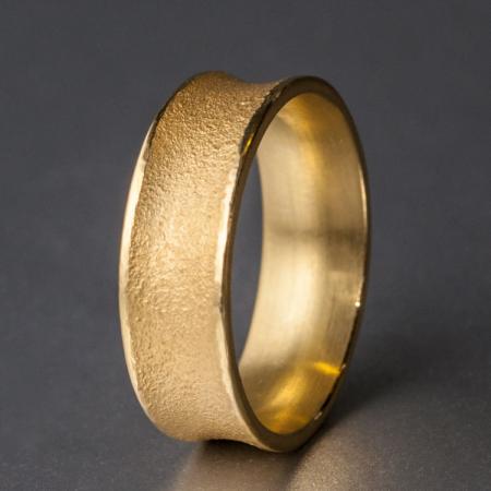 Gold Damen Ring mit geschmorter Oberfläche