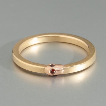750 Gold, Brillanten, maßgeschneiderte Verlobungsringe, Verlobungsring vom Goldschmied online kaufen, feiner Goldring mit Stein