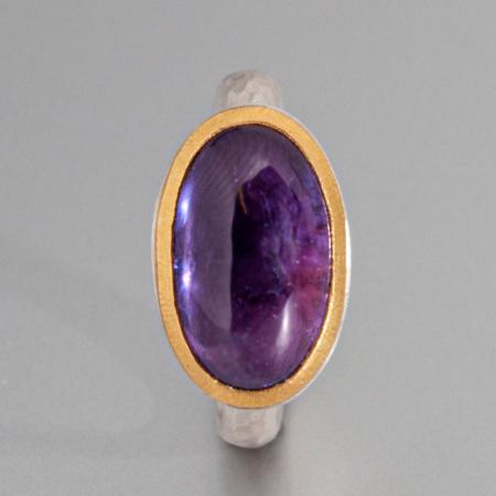 Silber Ring mit violettem Stein - Handgemachter Silberring mit Saphir - Handgemachten Schmuck online bestellen - Geschenkidee für Weihnachten Schmuck