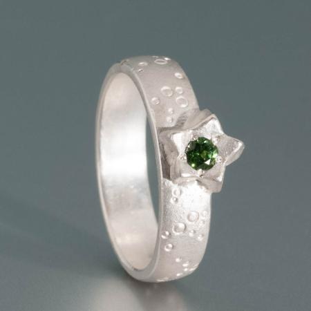 Silberring "Glücksstern" grüner Turmalin - ausgefallener Silberring handgefertigt online bestellen