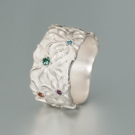 breiter Silberring mit farbigen Brillanten, Blumenring mit Edelweiß Blüte, Schmuck für Bergliebhaber, Geschenkidee für Frauen, Geschenkidee zu Weihnachten