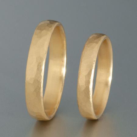 Trauringe mit Hammerschlag - 750 Gold