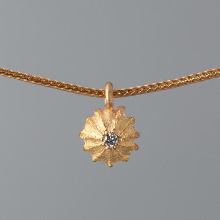 Brillant Anhänger, kleiner Goldanhänger, matter Goldanhänger floral