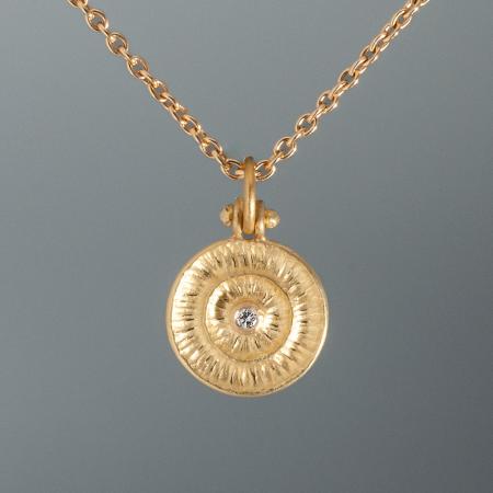 Goldschmiedeschmuck, Schmuckanhänger Sonne aus Gold, Geschenkidee für Weihnachten