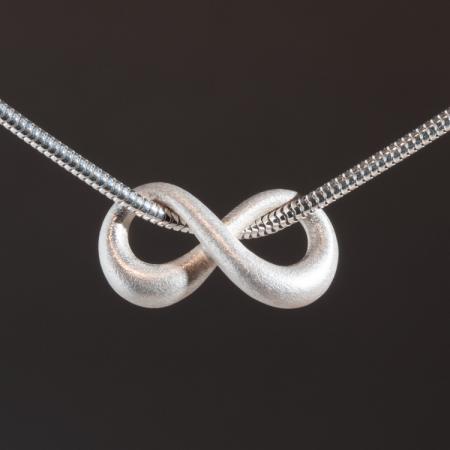 Silberanhänger Unendlichkeitszeichen Halsschmuck personalisierter Silberschmuck, Unendlichzeichen, online bestellen, handgemachter Kettenanhänger