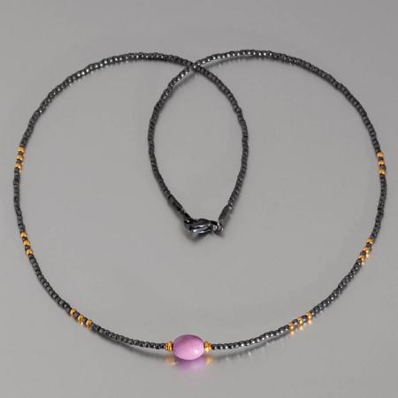 schöne Halskette aus Silber, individueller Schmuck, Silberkette mit Edelstein