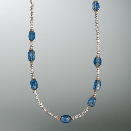 Edelsteinkette dunkelblau, Silberkette mit blauem Kyanit, Halskette für Frauen schön, ausgefallener Schmuck online kaufen, Geschenkidee für die Freundin, Geschenkidee Schmuck, Weihnachtsgeschenk Schmuck