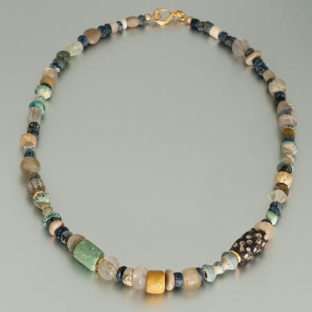 Schöne Herrenkette aus blauem Glas und Feingold, Geschenkidee für Männer zu Weihnachten Schmuck