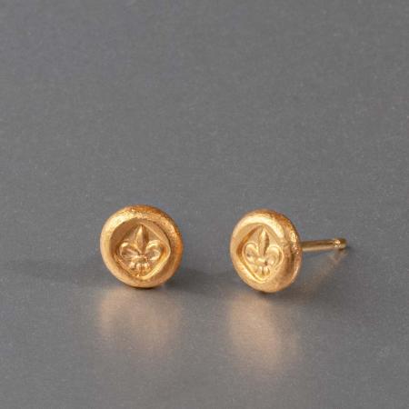 Gold Ohrstecker französische Lilie klein matt floral
