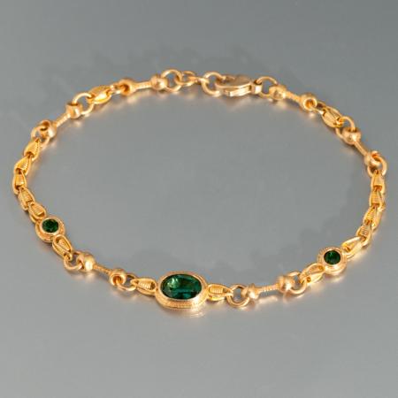 elegantes Goldarmband mit waldgrünem Turmalin, Goldarmband aus 900 Gold, grüner Turmalin, handgefertigtes Goldarmband für Frauen
