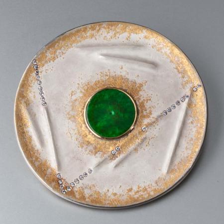 Jade-Brosche mit Brillanten, Goldschmiede Schmuck, Brillantschmuck 