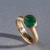 grüner Edelstein-Ring aus Gold - Goldschmiedearbeit - Unikat-Schmuck 