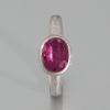 Solitär-RIng aus Platin - Rubin - großer Rubinring handgemacht - modernen Platinschmuck online bestellen 